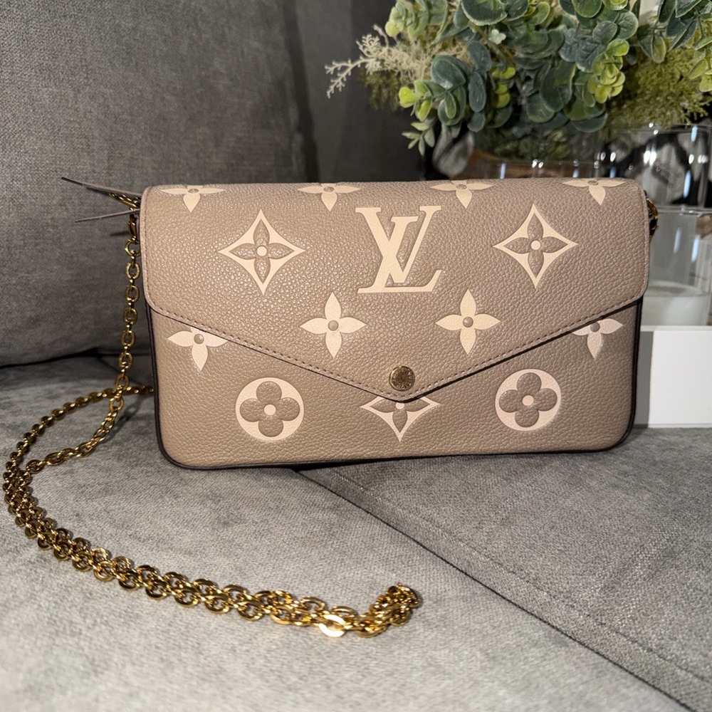 Louis Vuitton Pochette Félicie Dove/Cream M82610